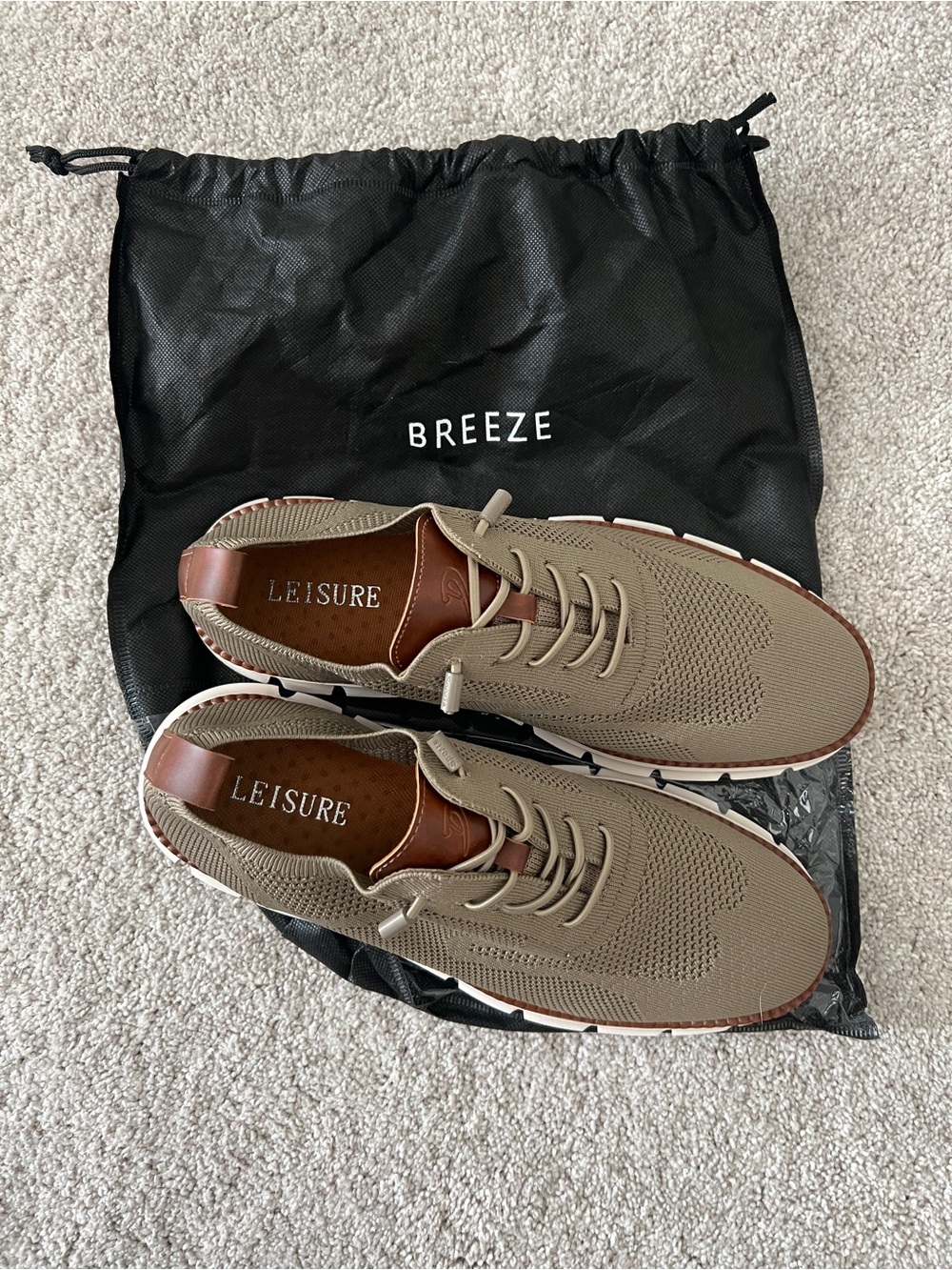 Leisure Men’s Knit Lace-Up Sneakers in Taupe and Brown brand new never worn
